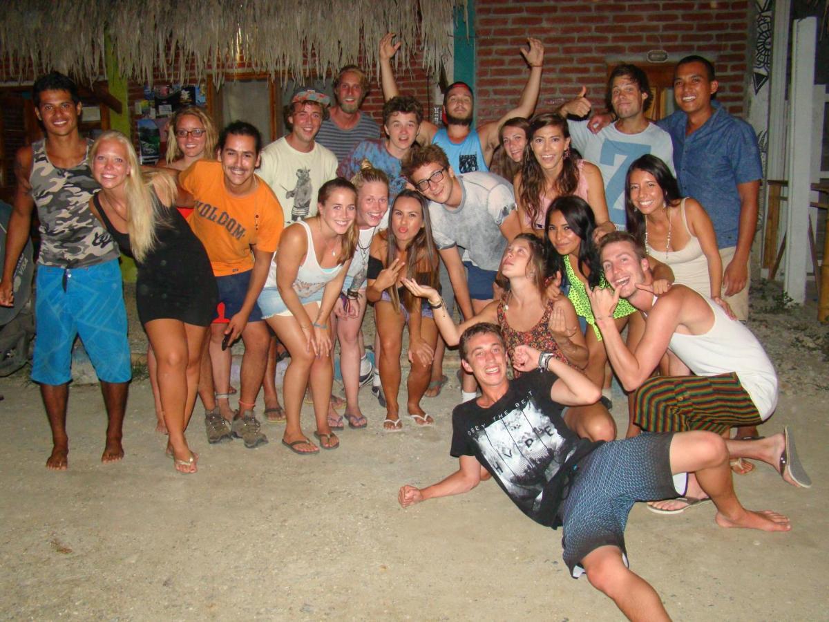 Hostel Iguana Beach House Montañita Exterior foto