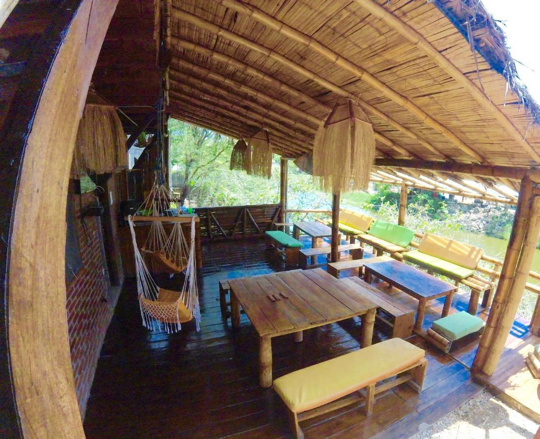 Hostel Iguana Beach House Montañita Exterior foto